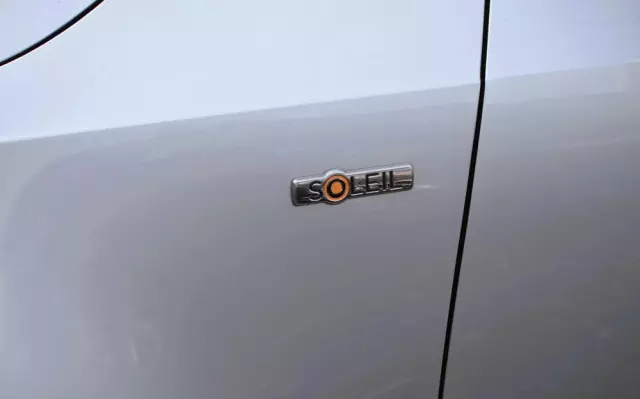 SKODA Octavia 1.6 TDI DSG Soleil