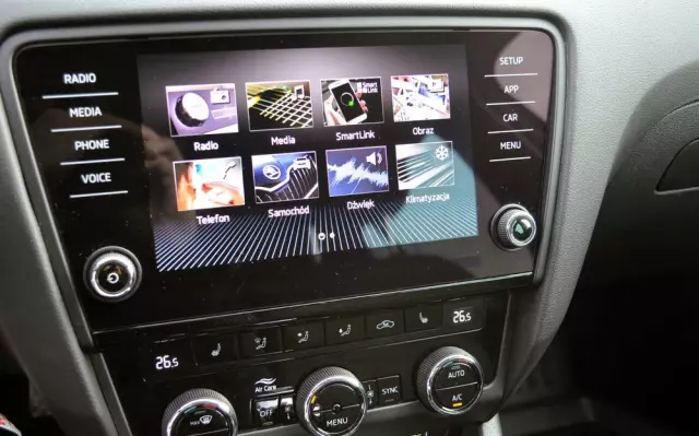 SKODA Octavia 1.6 TDI DSG Soleil