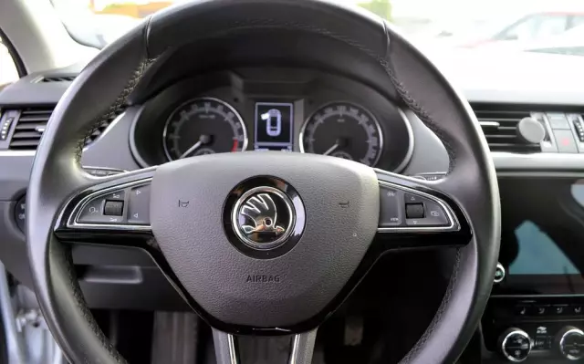 SKODA Octavia 1.6 TDI DSG Soleil