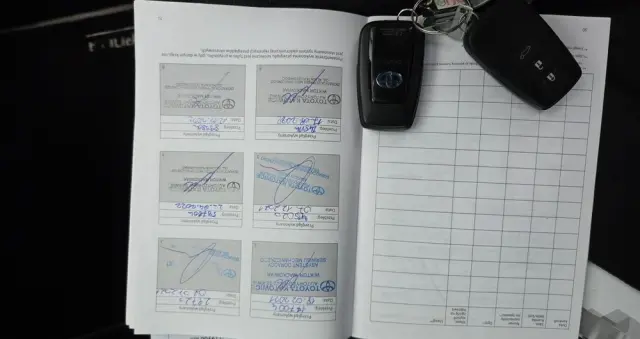 TOYOTA Corolla 1.8 Hybrid Executive