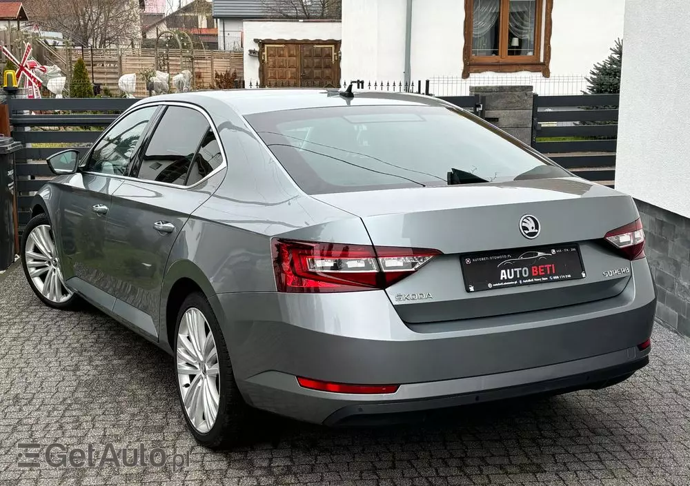 SKODA Superb Combi 2.0 TDI DSG Ambition