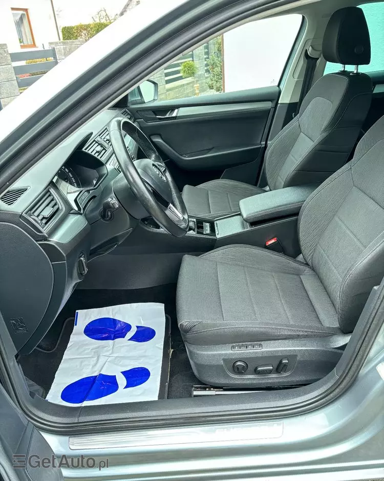 SKODA Superb Combi 2.0 TDI DSG Ambition