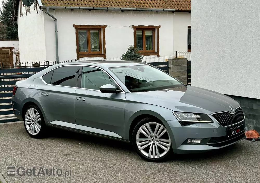 SKODA Superb Combi 2.0 TDI DSG Ambition