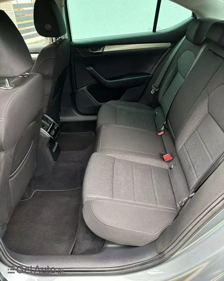 SKODA Superb Combi 2.0 TDI DSG Ambition