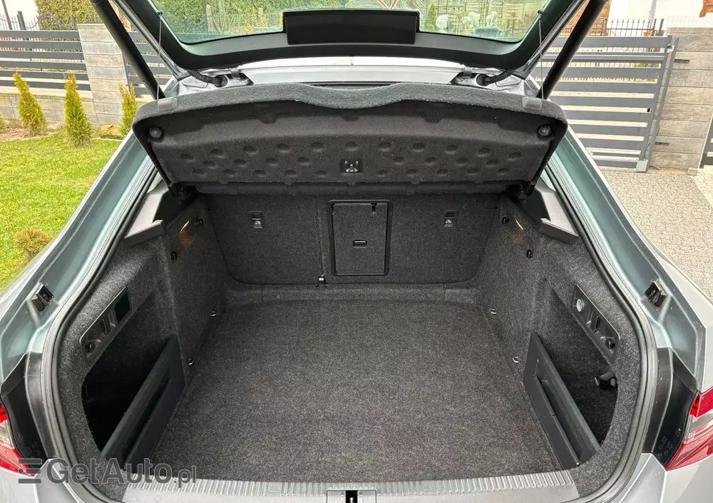 SKODA Superb Combi 2.0 TDI DSG Ambition