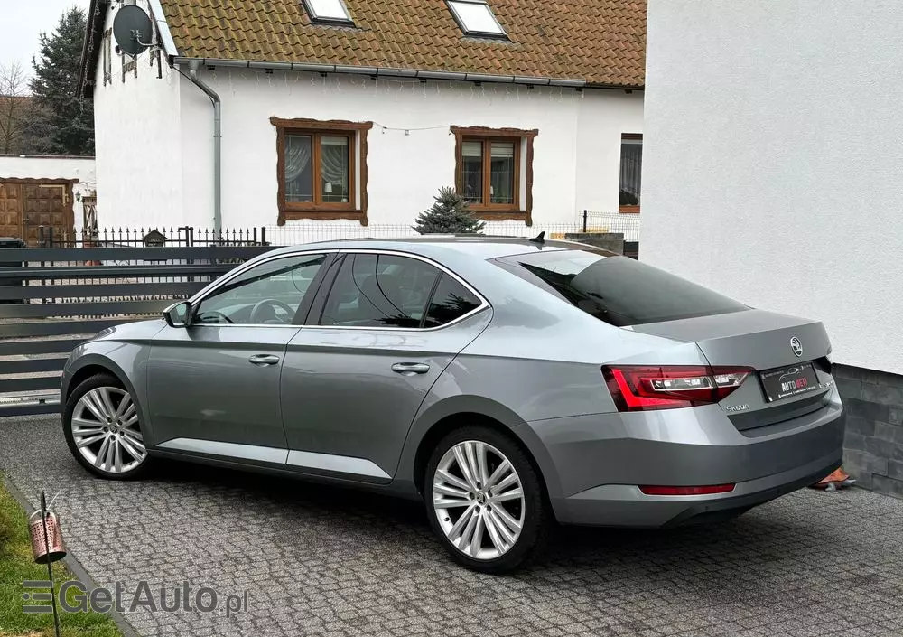 SKODA Superb Combi 2.0 TDI DSG Ambition