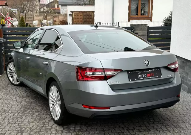 SKODA Superb Combi 2.0 TDI DSG Ambition
