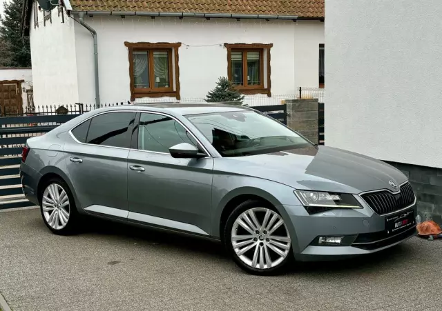 SKODA Superb Combi 2.0 TDI DSG Ambition