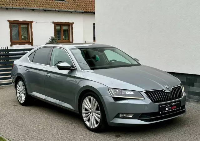 SKODA Superb Combi 2.0 TDI DSG Ambition