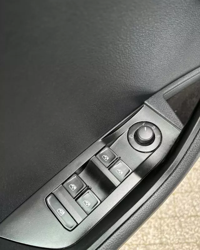 SKODA Superb Combi 2.0 TDI DSG Ambition