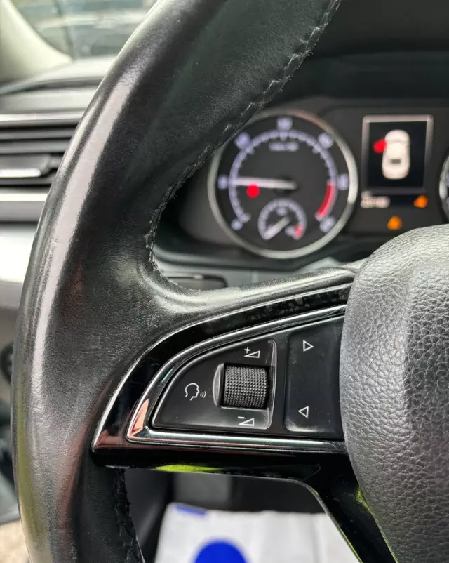 SKODA Superb Combi 2.0 TDI DSG Ambition