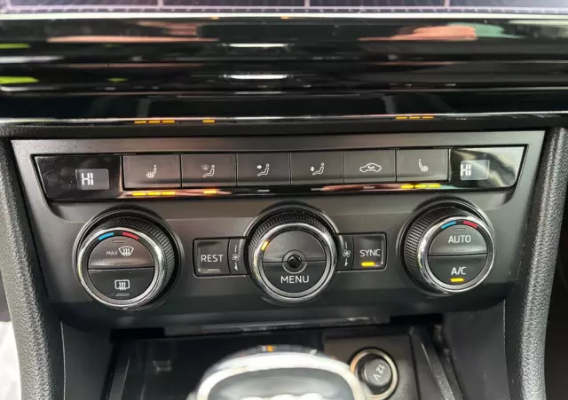 SKODA Superb Combi 2.0 TDI DSG Ambition