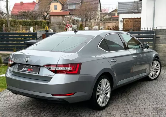 SKODA Superb Combi 2.0 TDI DSG Ambition