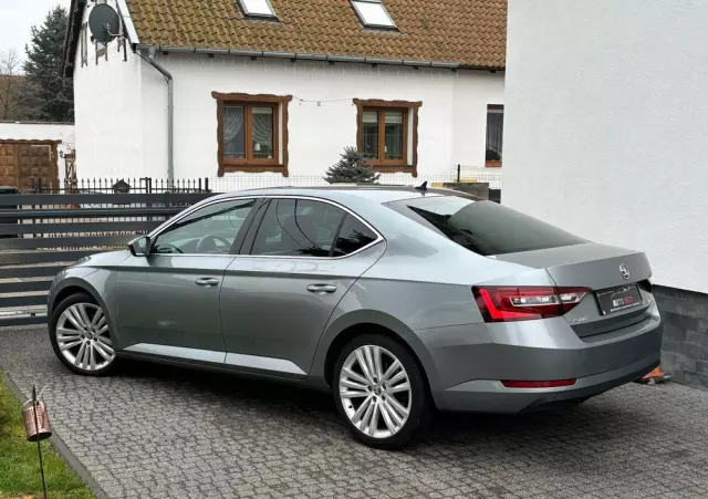 SKODA Superb Combi 2.0 TDI DSG Ambition