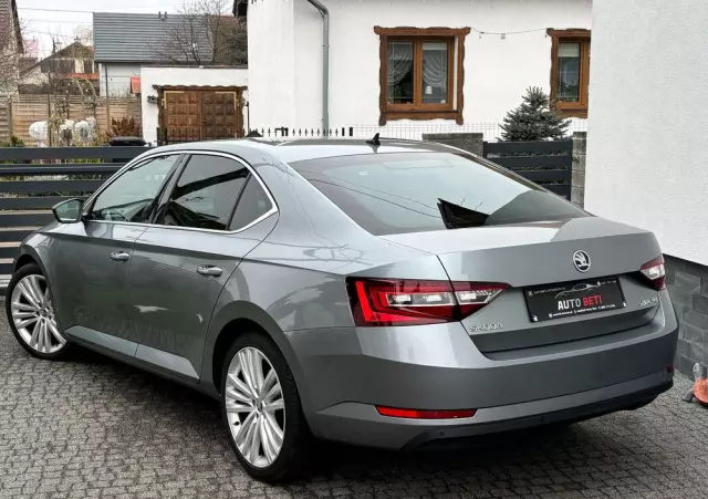 SKODA Superb Combi 2.0 TDI DSG Ambition