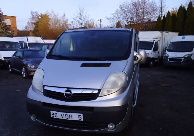 OPEL Vivaro 