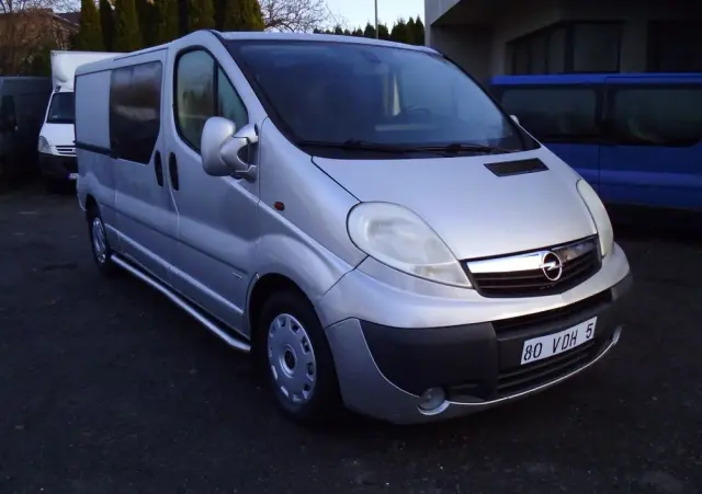 OPEL Vivaro 