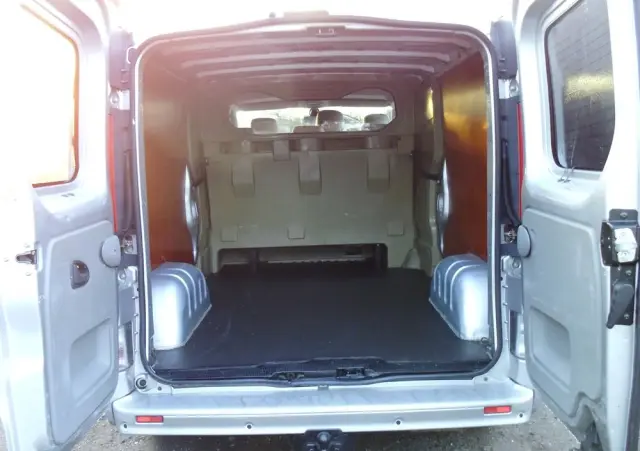 OPEL Vivaro 