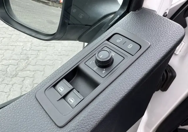 VOLKSWAGEN T6 TRANSPORTER 2,0 TDI 