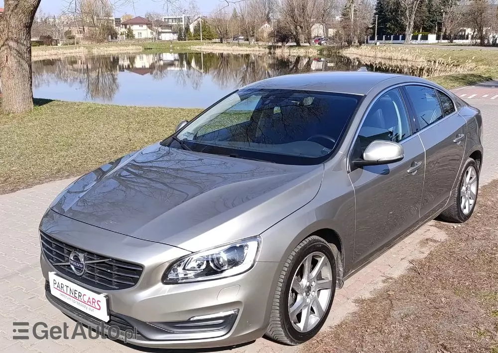 VOLVO S60 D4 Drive-E Momentum