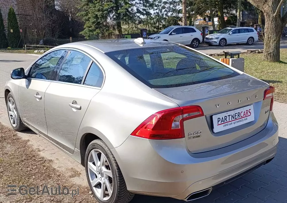 VOLVO S60 D4 Drive-E Momentum