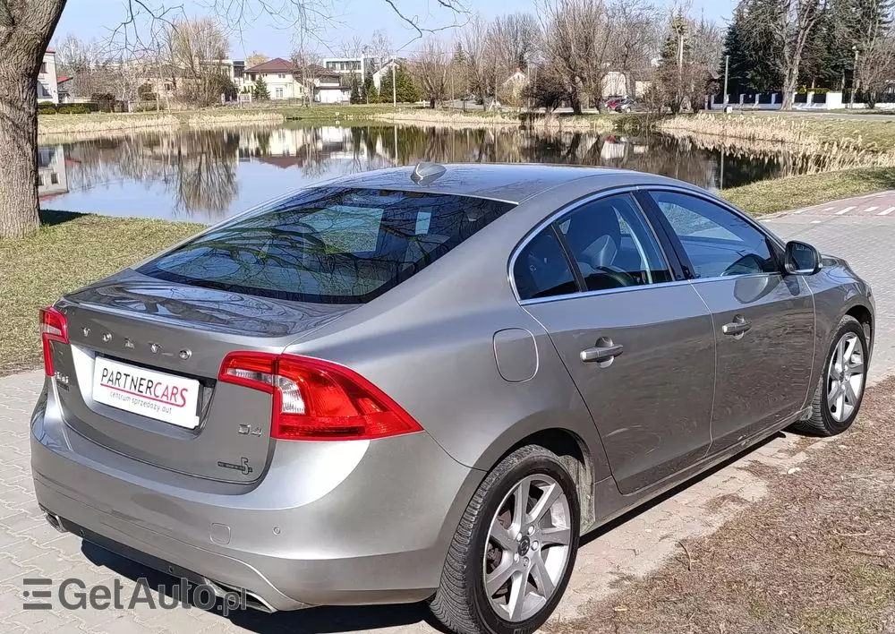 VOLVO S60 D4 Drive-E Momentum