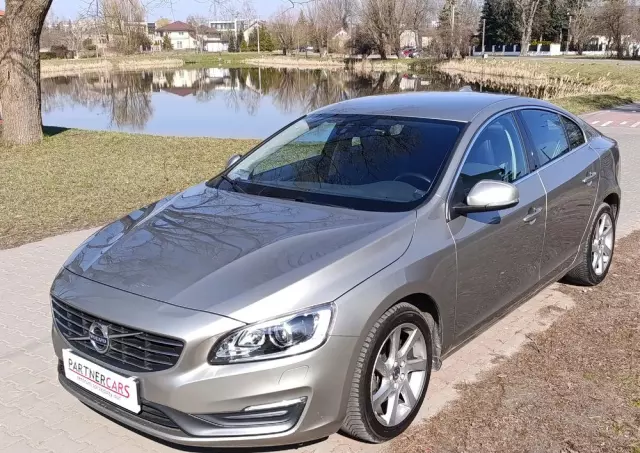VOLVO S60 D4 Drive-E Momentum