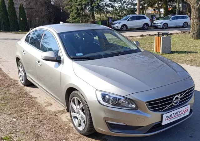 VOLVO S60 D4 Drive-E Momentum