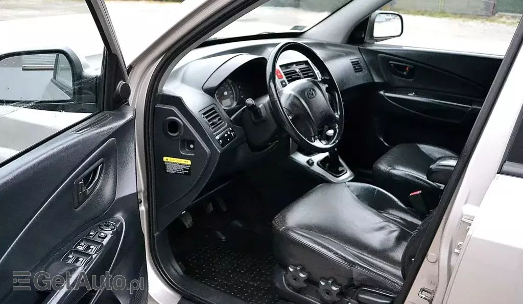 HYUNDAI Tucson 