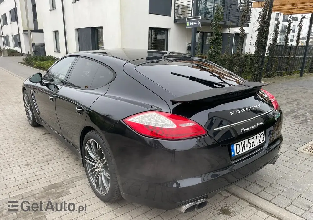 PORSCHE Panamera 