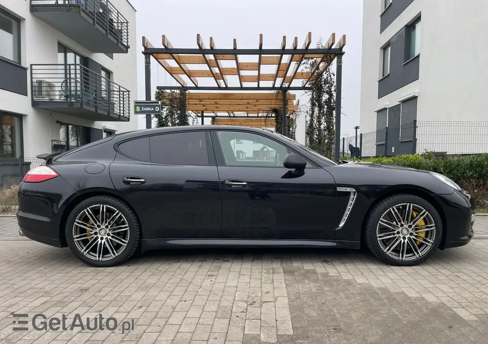 PORSCHE Panamera 