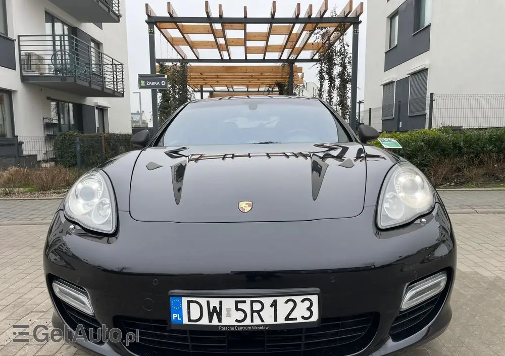 PORSCHE Panamera 