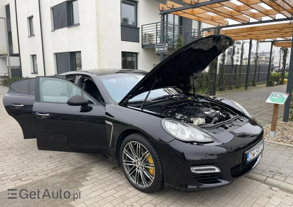 PORSCHE Panamera 