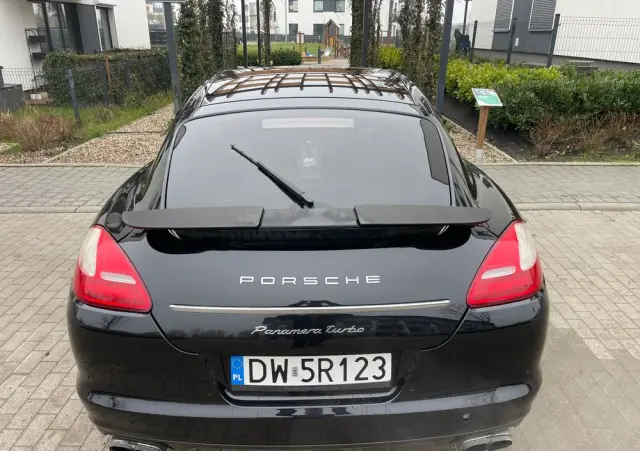 PORSCHE Panamera 