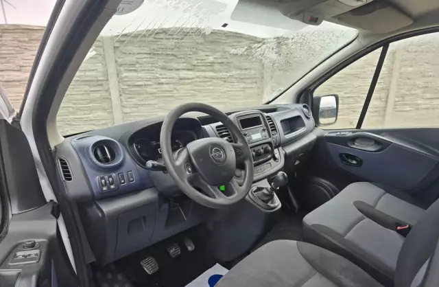 OPEL Vivaro 