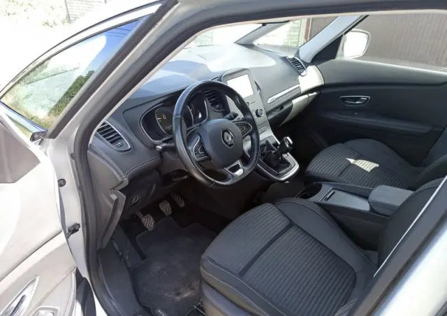 RENAULT Grand Scenic 