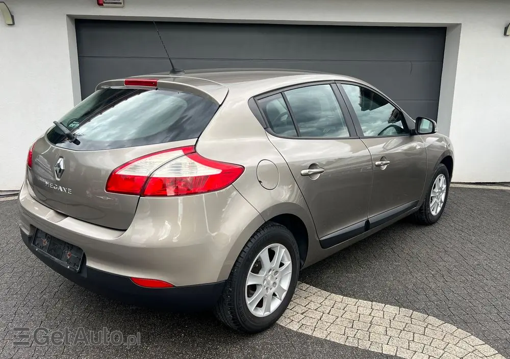 RENAULT Megane 1.6 16V 100 TomTom Edition