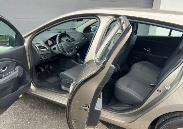 RENAULT Megane 1.6 16V 100 TomTom Edition