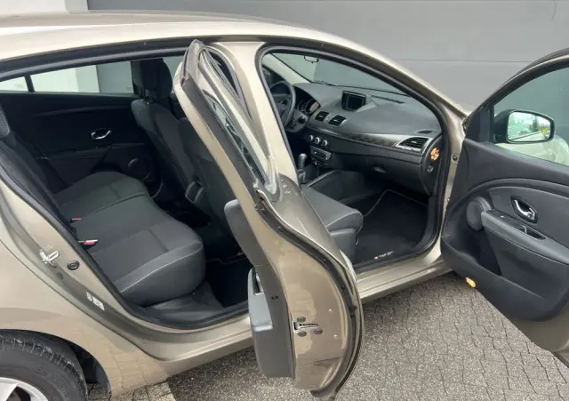 RENAULT Megane 1.6 16V 100 TomTom Edition