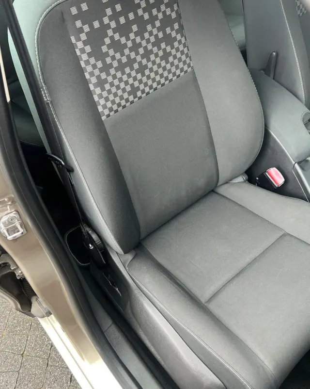 RENAULT Megane 1.6 16V 100 TomTom Edition