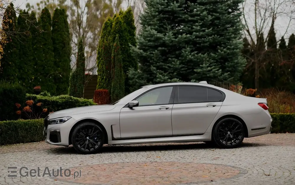 BMW Seria 7 750i xDrive