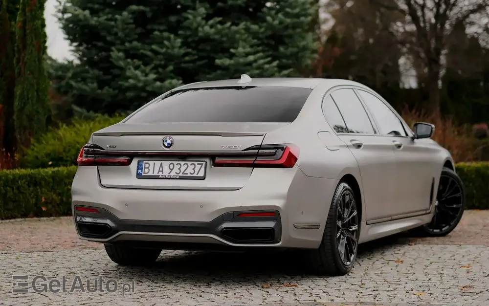 BMW Seria 7 750i xDrive