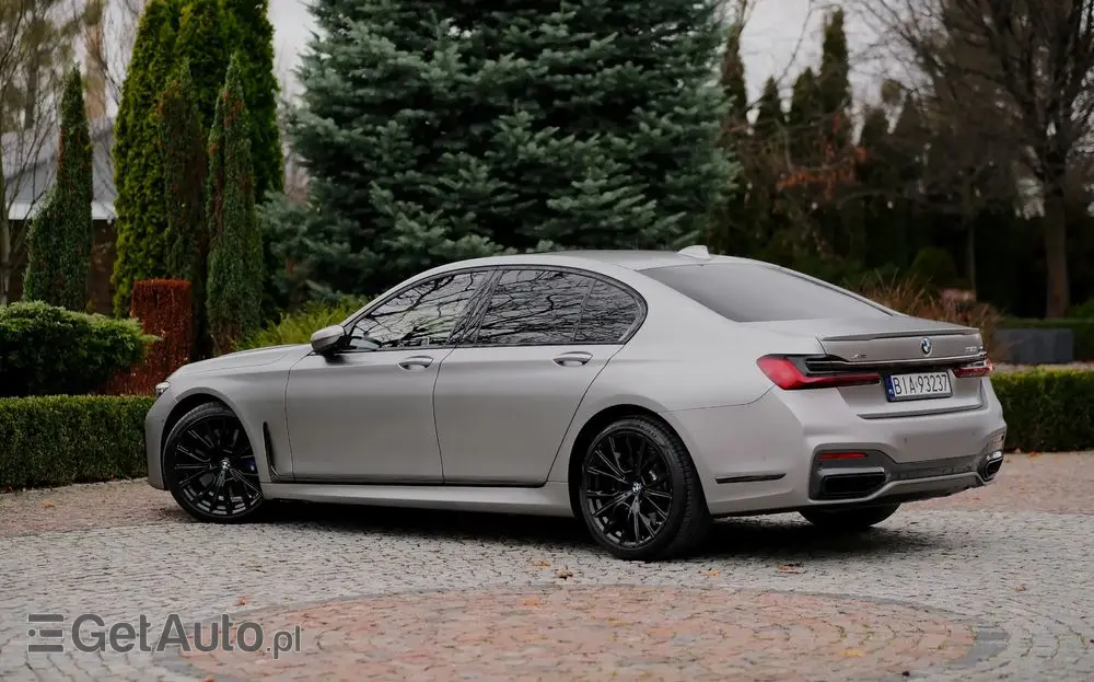 BMW Seria 7 750i xDrive