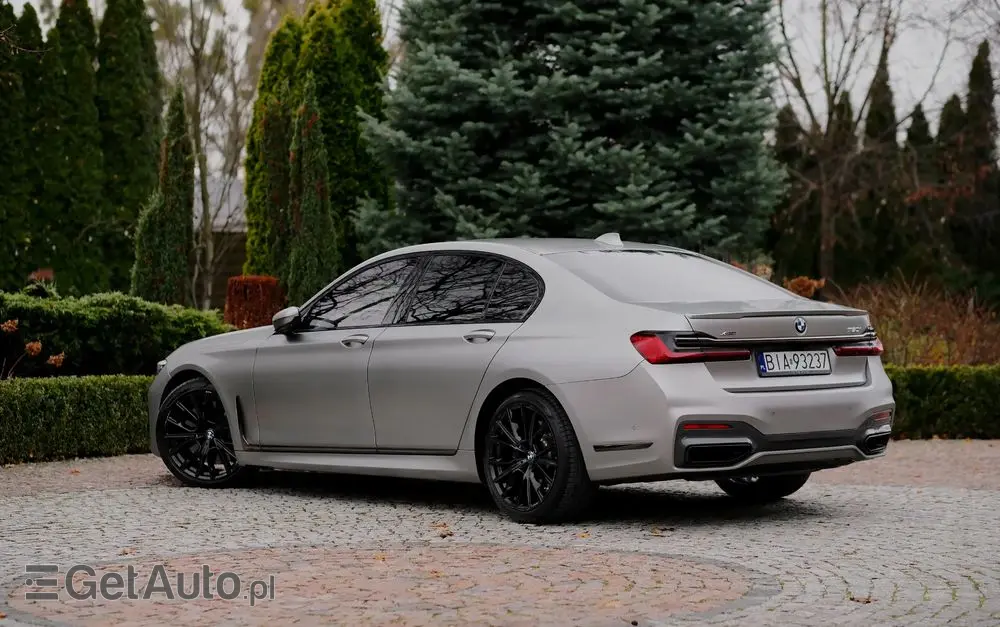 BMW Seria 7 750i xDrive