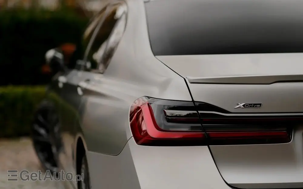 BMW Seria 7 750i xDrive