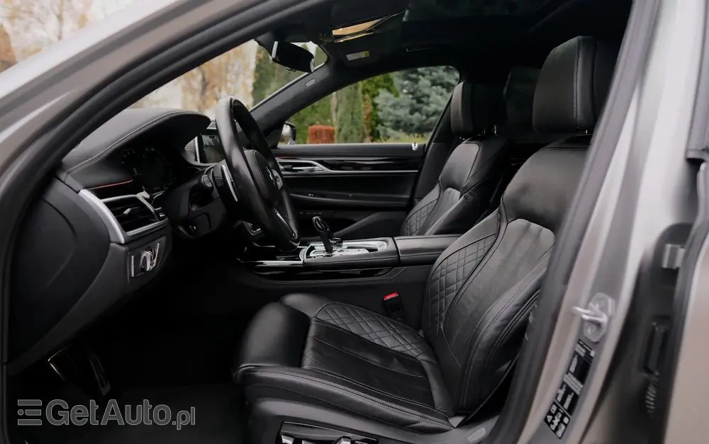 BMW Seria 7 750i xDrive