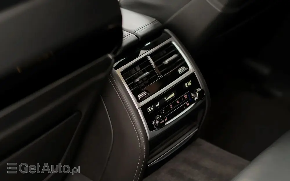 BMW Seria 7 750i xDrive