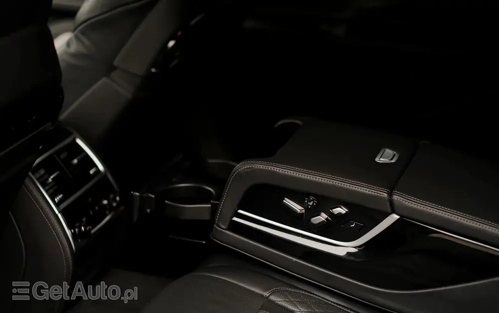 BMW Seria 7 750i xDrive