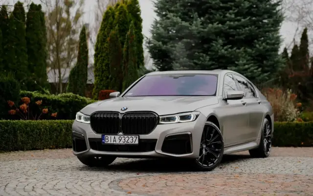 BMW Seria 7 750i xDrive