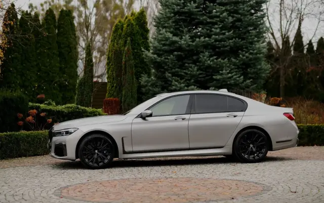 BMW Seria 7 750i xDrive
